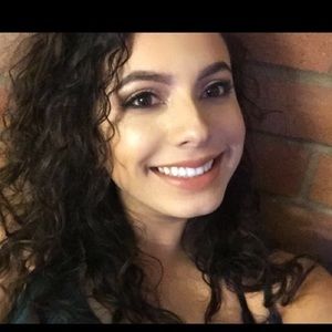 Meet your Posher, Cori